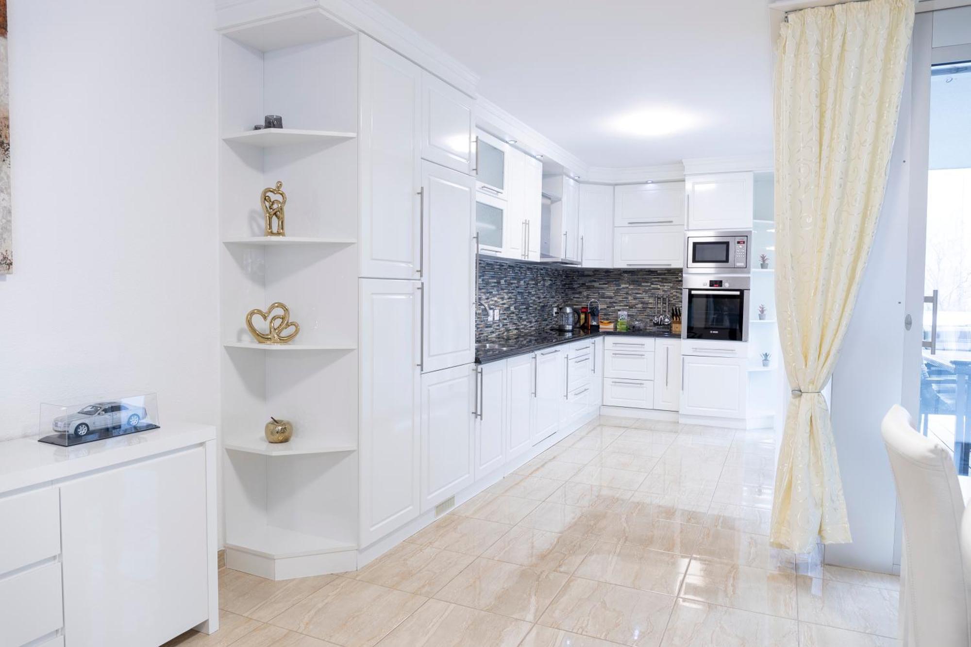 Luxueux De 6 Pieces En Centre * Geneva