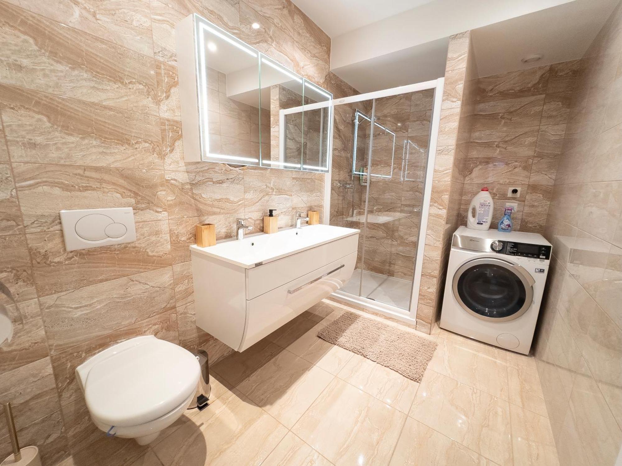 Luxueux De 6 Pièces En Centre * Genève