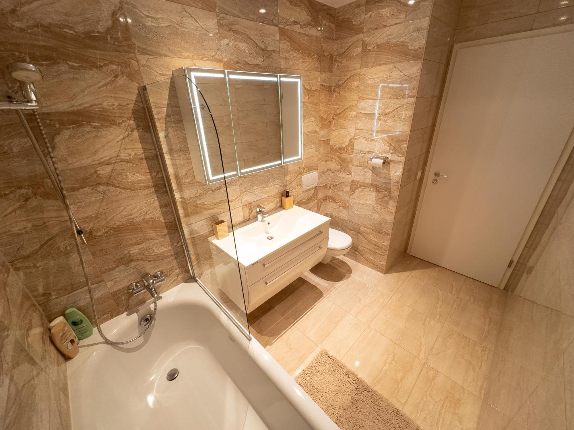 Apartment Luxueux De 6 Pieces En Centre