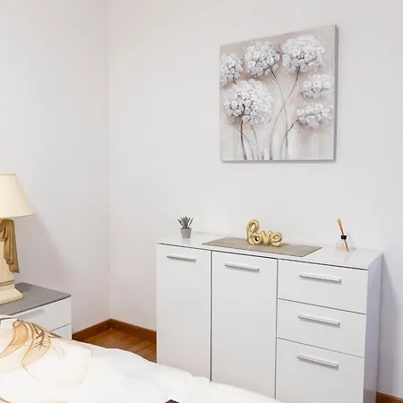 Luxueux De 6 Pieces En Centre Apartamento