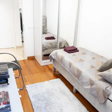 Luxueux De 6 Pieces En Centre Apartamento