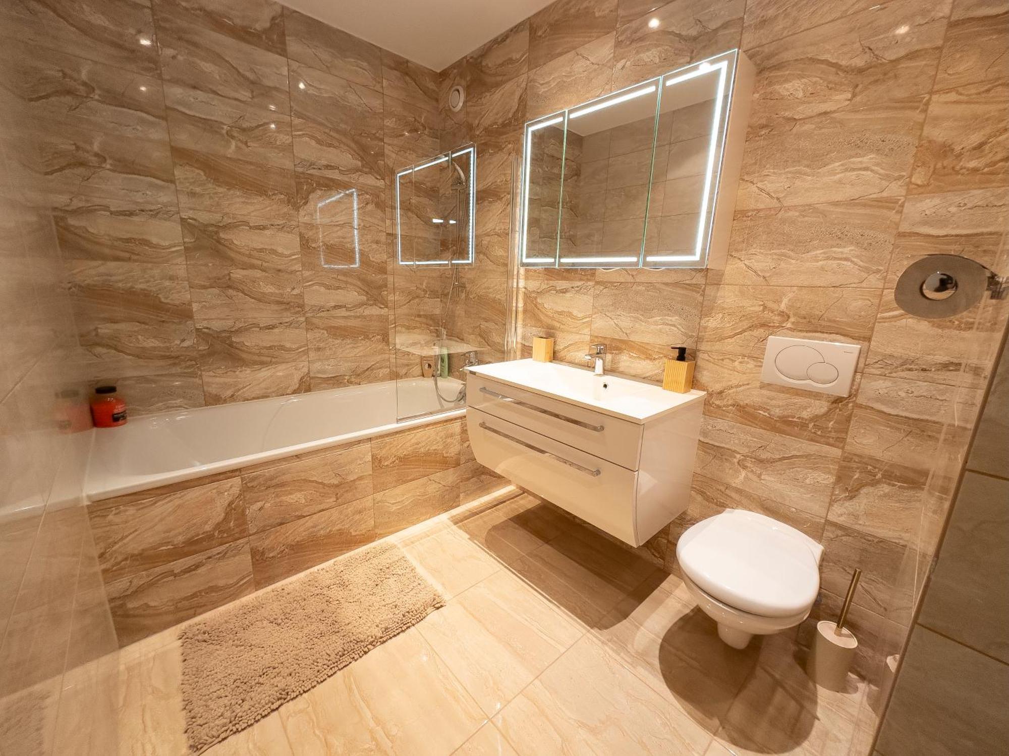 Luxueux De 6 Pieces En Centre Apartamento